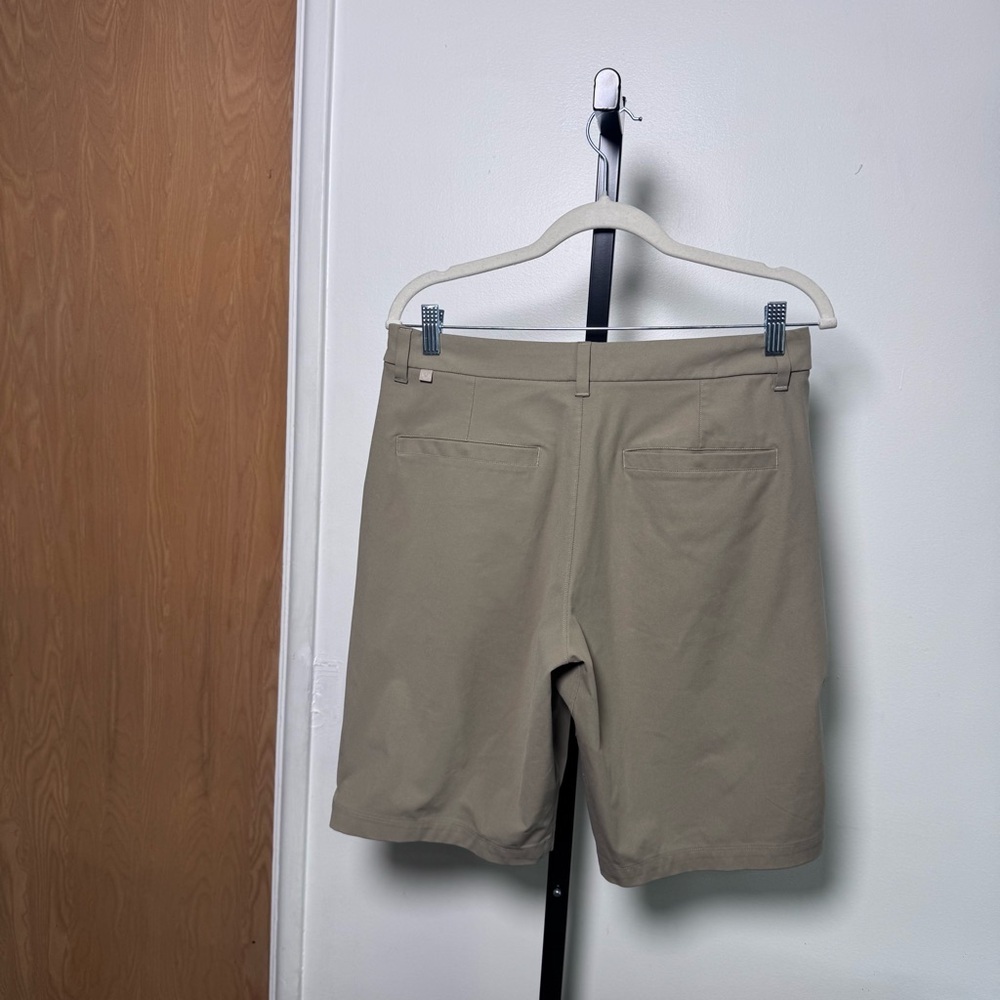 Lululemon Men's Classic Tan Khaki Shorts 30